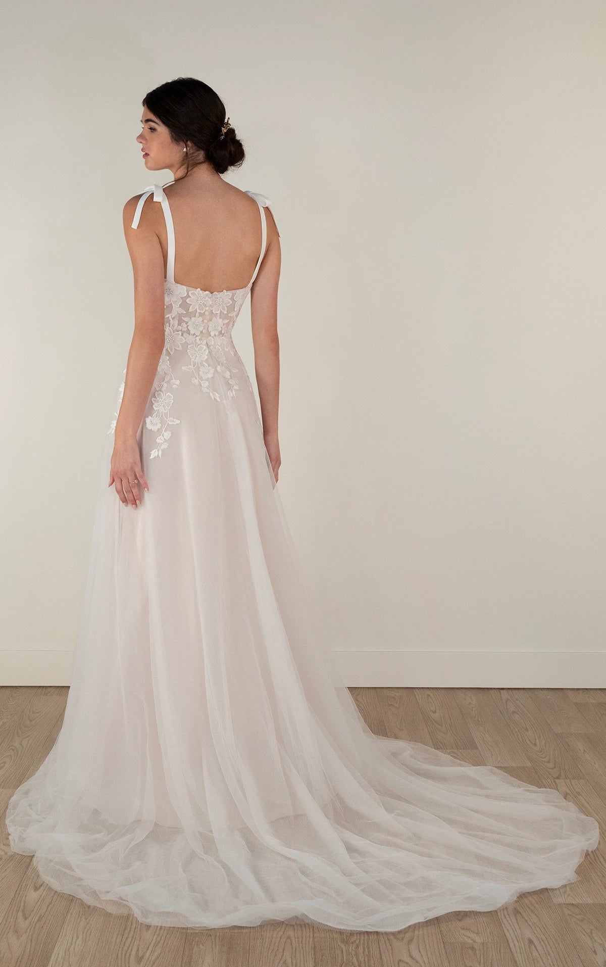 7899 - Modern Romantic A-Line Wedding Dress with Pockets