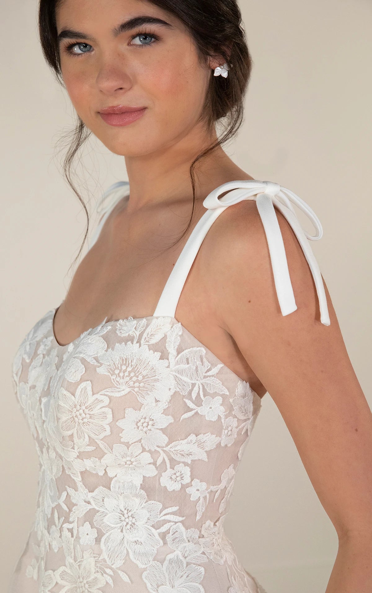7899 - Modern Romantic A-Line Wedding Dress with Pockets
