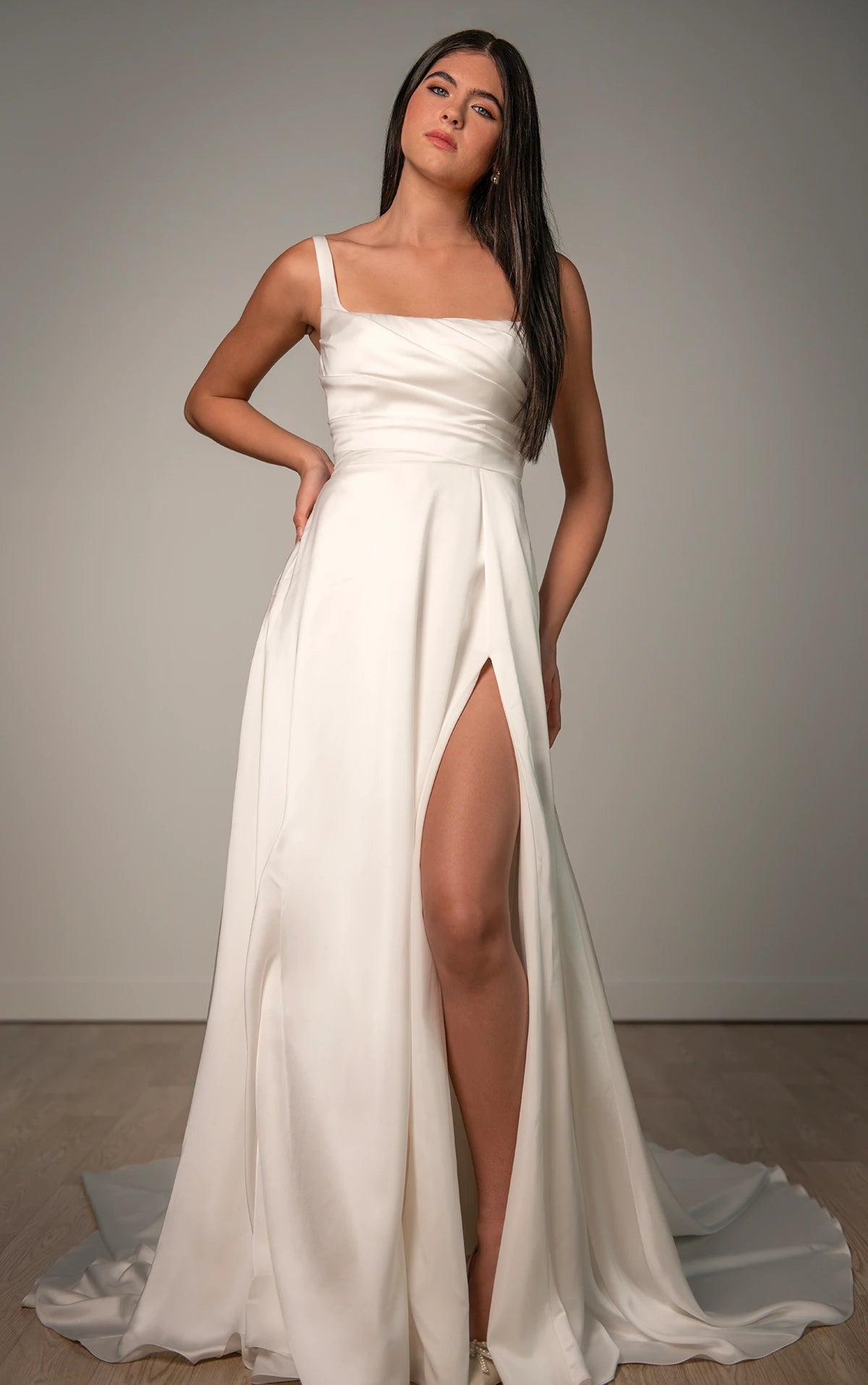 SY8110 - Minimalist Chic Modern A-Line Wedding Dress with Ruched Bodice and Scoop Back