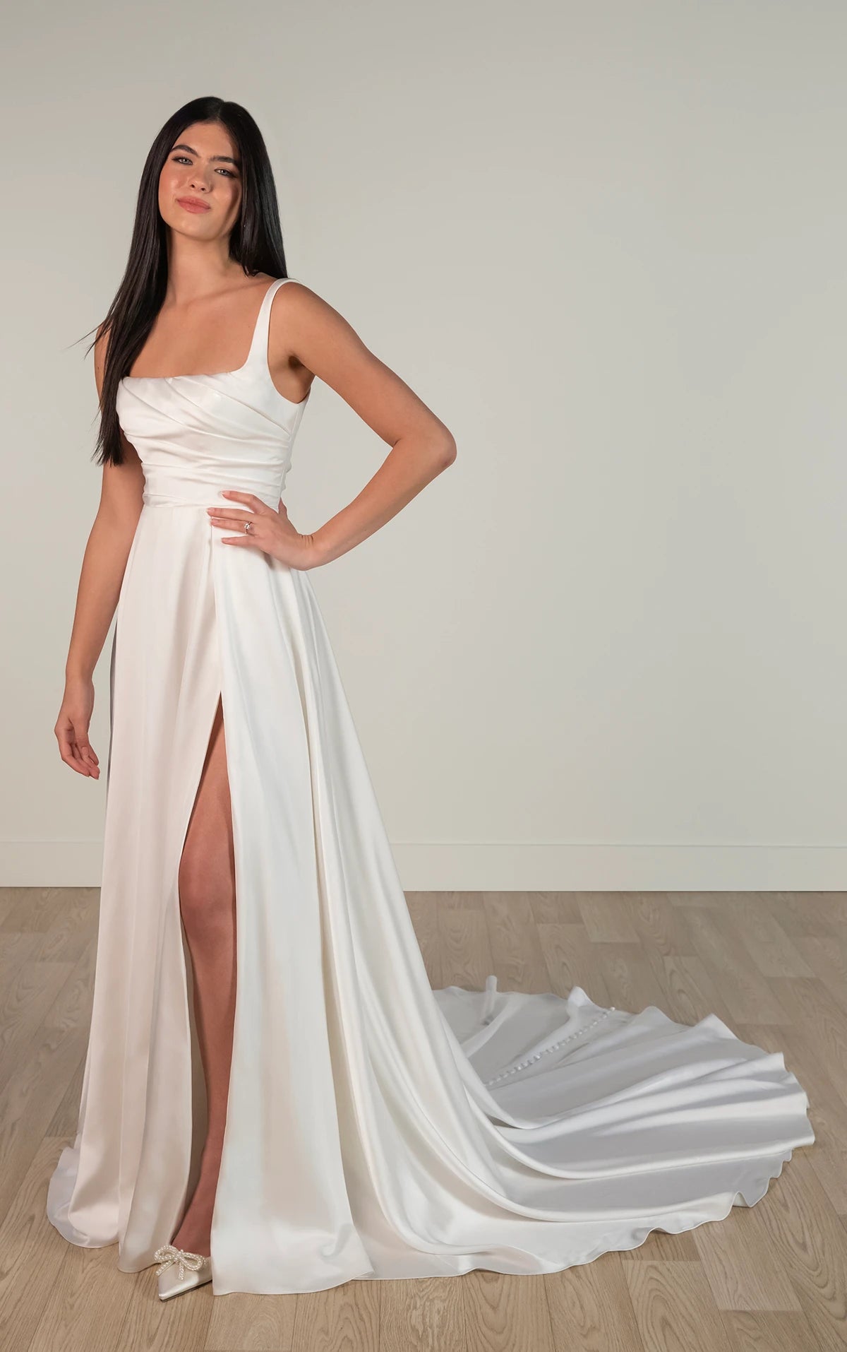 SY8110 - Minimalist Chic Modern A-Line Wedding Dress with Ruched Bodice and Scoop Back