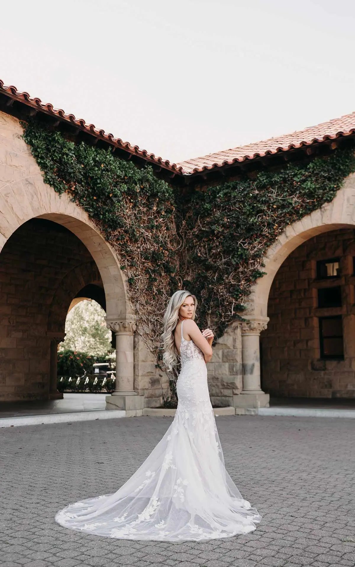 7591 - Ethereal Fit-and-flare Lace Wedding Dress