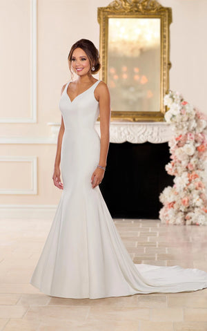 6742 - Simple Sophisticated Wedding Dress