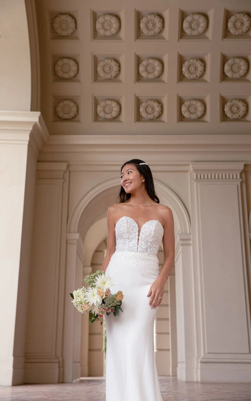 7597 - SEXY STRAPLESS WEDDING DRESS WITH PLUNGING NECKLINE