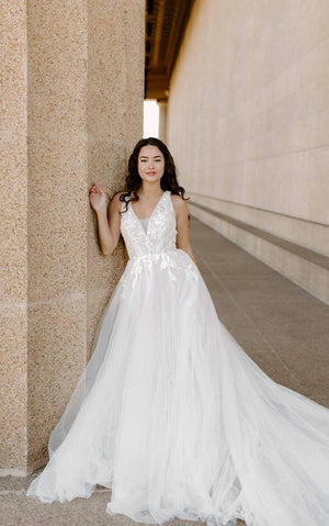 7661 - Romantic Princess A-Line Wedding Dress in Beaded Floral Lace and Tulle
