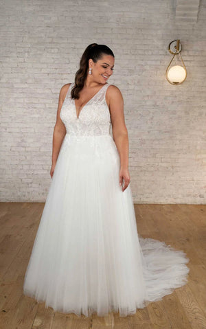 7661 - Romantic Princess A-Line Wedding Dress in Beaded Floral Lace and Tulle