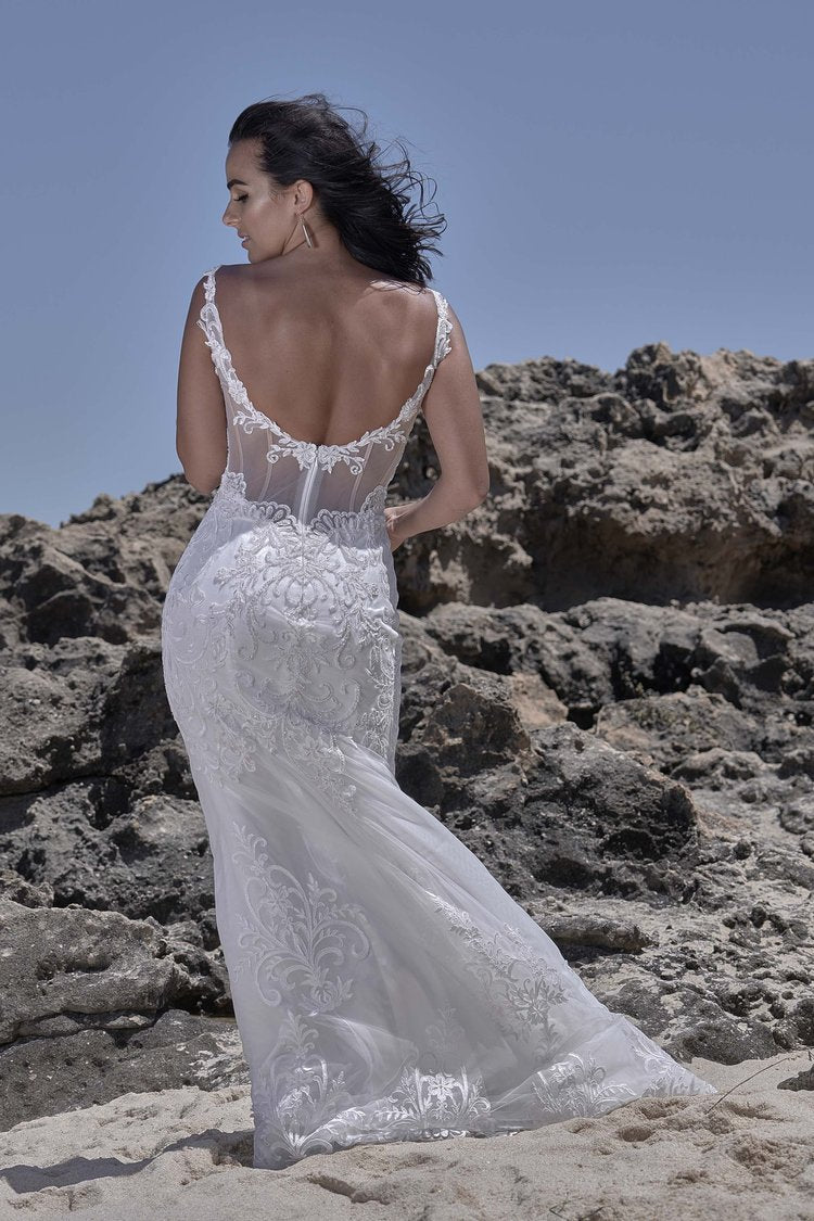 CIZZY GOWN
