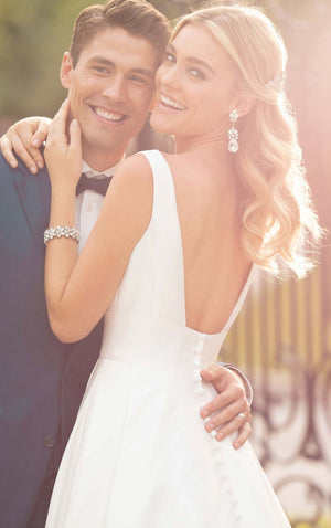 6758 - Royal-Inspired Simple Wedding Dress