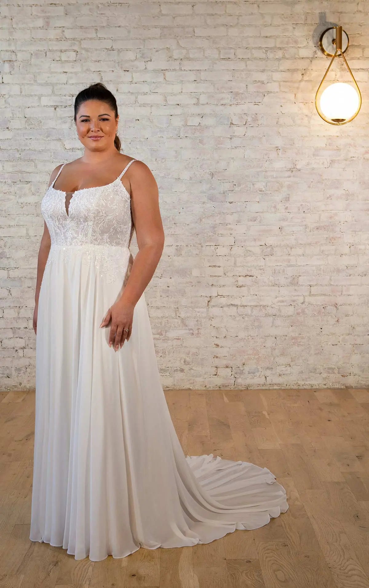 7579+ - Sexy Lace Plus Size A-line Wedding Dress with Spaghetti Straps
