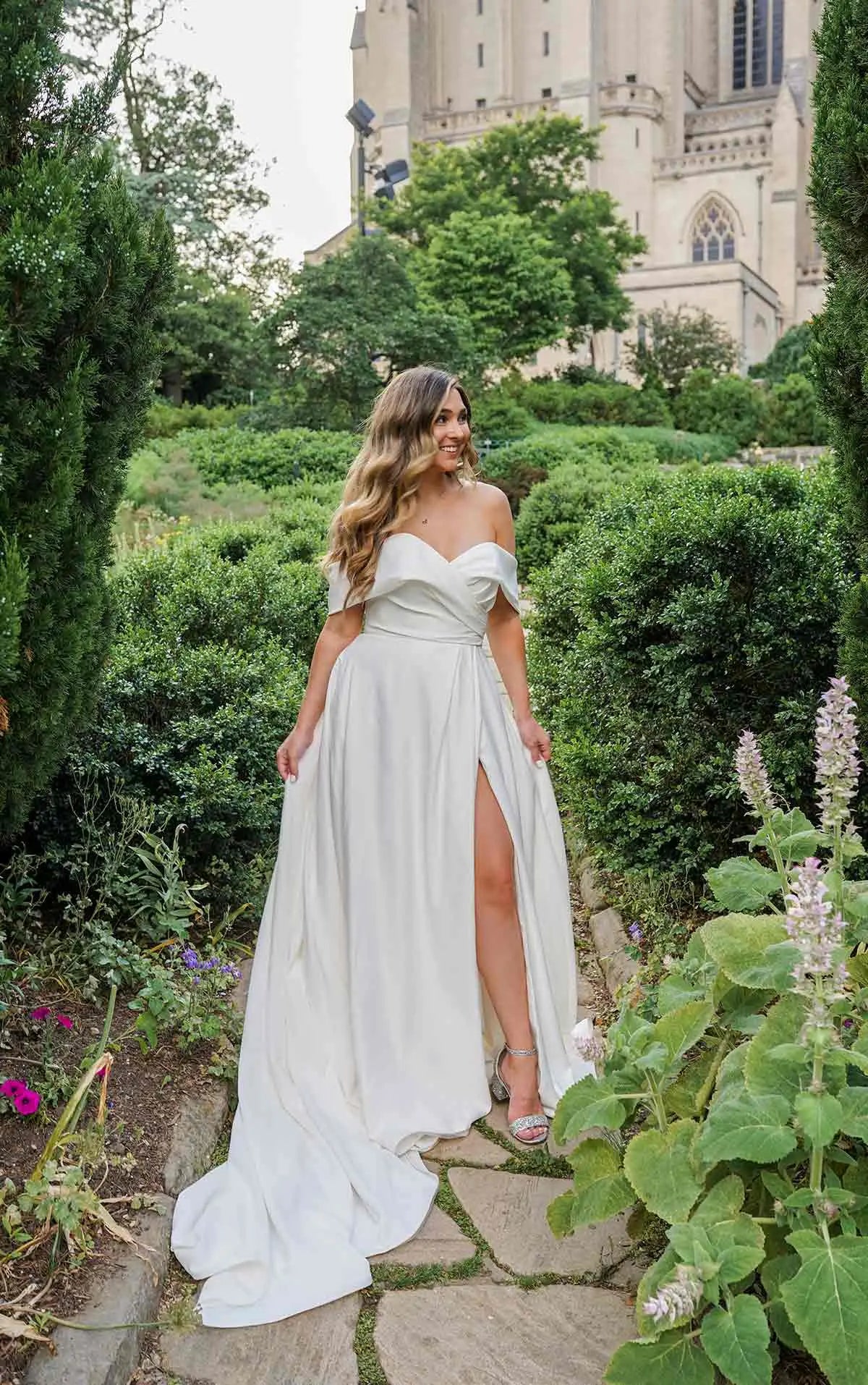 7644 - Dramatic A-line Wedding Dress with Off-the-shoulder Straps