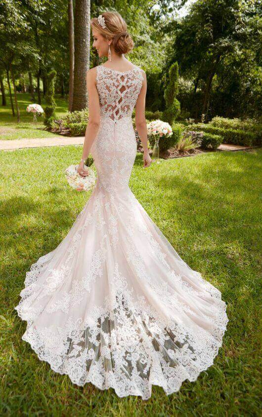 6343 - Scalloped Lace Wedding Dress with Keyhole Back