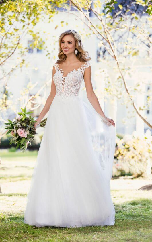 6490 - Romantic Beach Wedding Gown